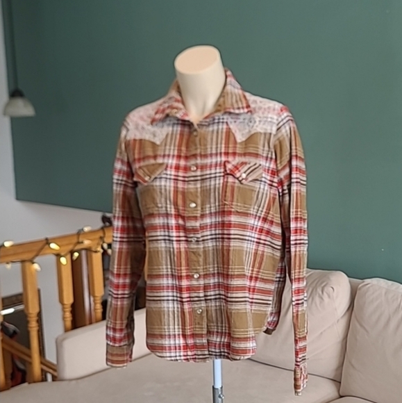 Wrangler Wrancher western shirt, Women's size Large - Picture 2 of 8